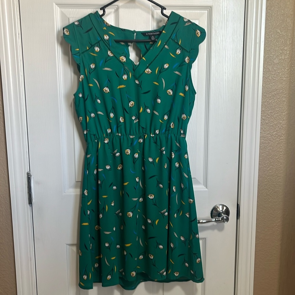 Dress NWT size Medium Beautiful cut out back